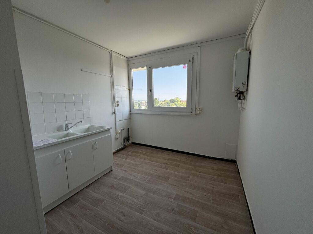 Appartement type 5 avec balcon à Achicourt